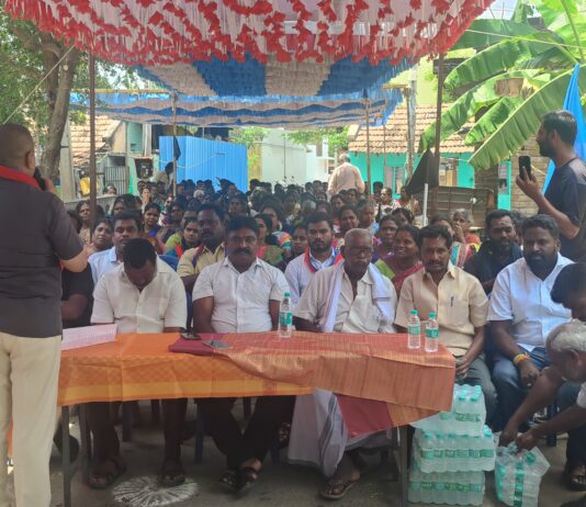 ஆதிதிராவிடர் மக்களுக்கு வழங்கப்பட்ட இலவச வீட்டுமனை பட்டாக்களில் ஆதிக்க சாதியினரின் அத்துமீறல்; காவேரிப்பட்டினத்தில் கருப்புக்கொடி போராட்டம்!